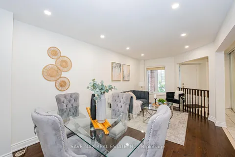 945 AppleCroft Circle, ON L5M 2G8