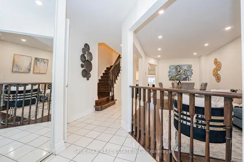 945 AppleCroft Circle, ON L5M 2G8
