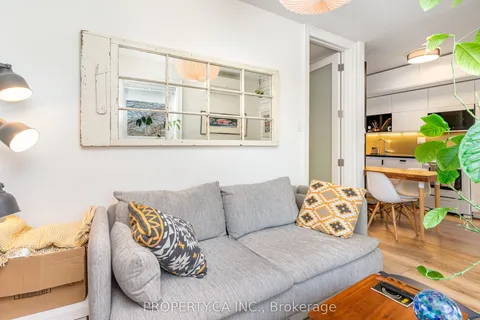 1126 Dovercourt Road, ON M6H 2X9