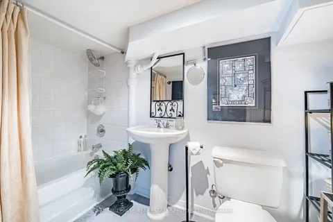 83 Fourth Street, Toronto, ON M8V 2Y4
