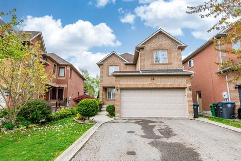 32 Creekwood Drive, ON L7A 1J3