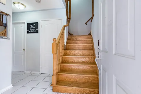 32 Creekwood Drive, ON L7A 1J3
