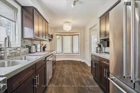 2229 Silverbirch Court, ON L7M 3H3