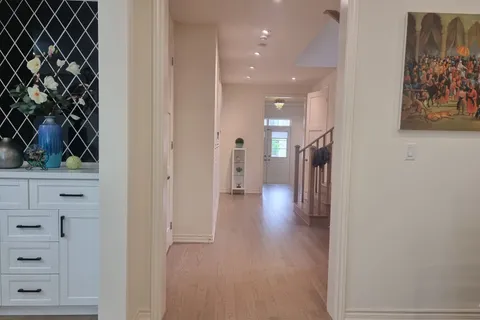 360 Valleyway Drive, ON L6S 5S7