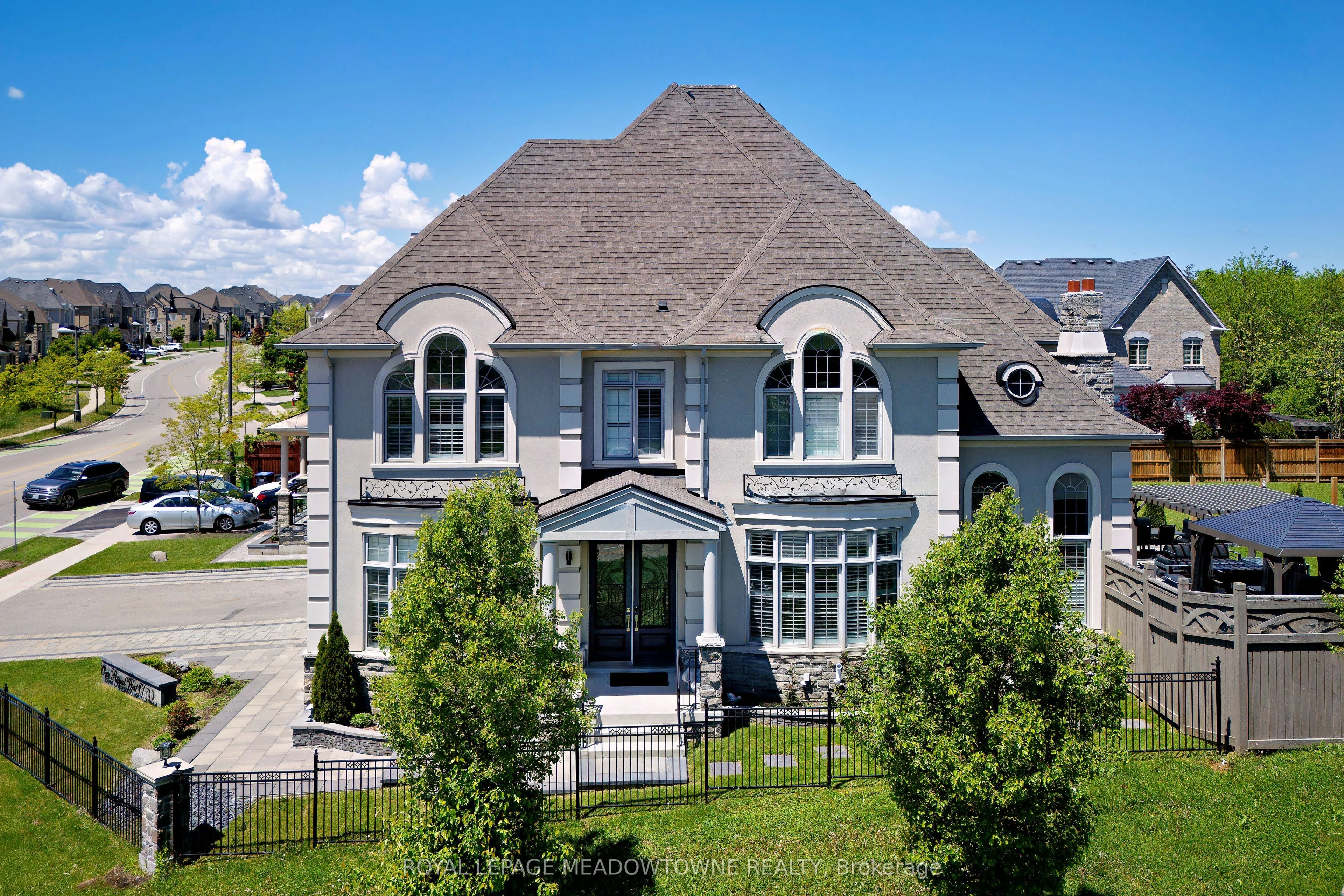 1 Royal West Drive, Brampton, ON L6X 2X3