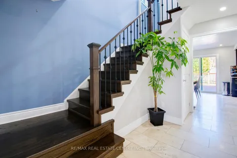 2840 Tradewind Drive, Mississauga, ON L5N 6L1