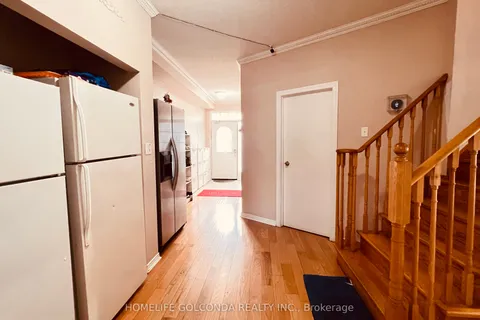 22 Troyer Avenue, ON M3J 0A3