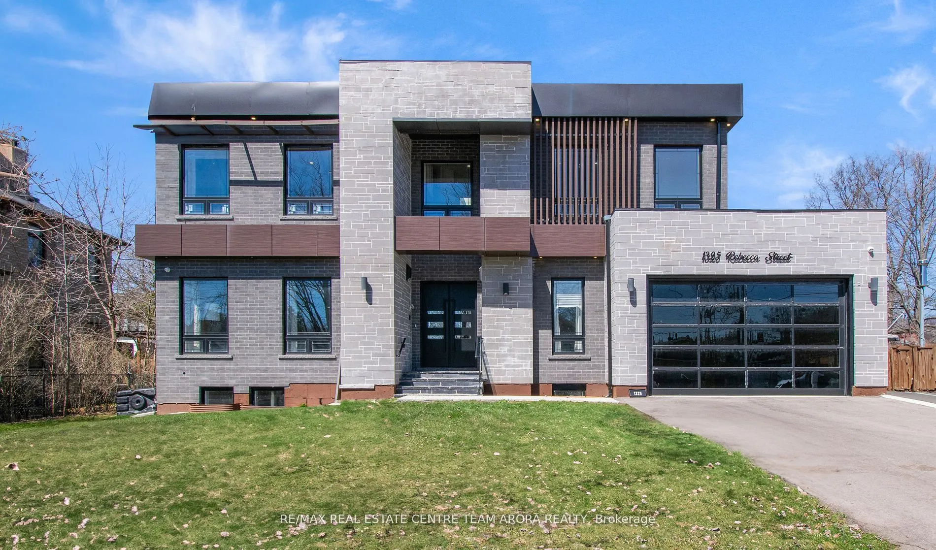 1325 Rebecca Street, ON L6L 1Z3