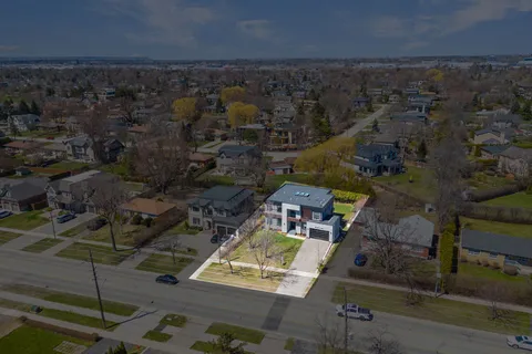 1325 Rebecca Street, ON L6L 1Z3