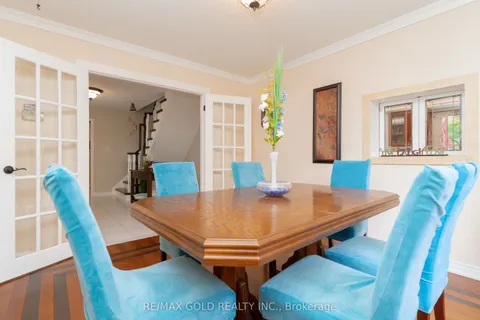 7 Wadsworth Circle, ON L6Z 1W6
