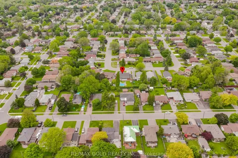 22 Carlyle Crescent, ON L6W 2Z1