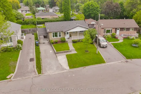 22 Carlyle Crescent, ON L6W 2Z1