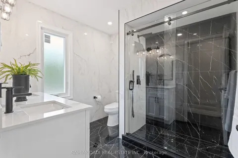 2535 Robin Drive, ON L5K 2G2