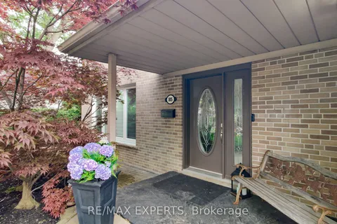 105 Mercury Road, ON M9W 3H7