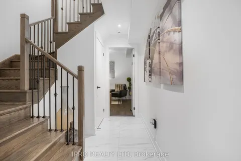 1337 Clarriage Court, ON L9E 1L6