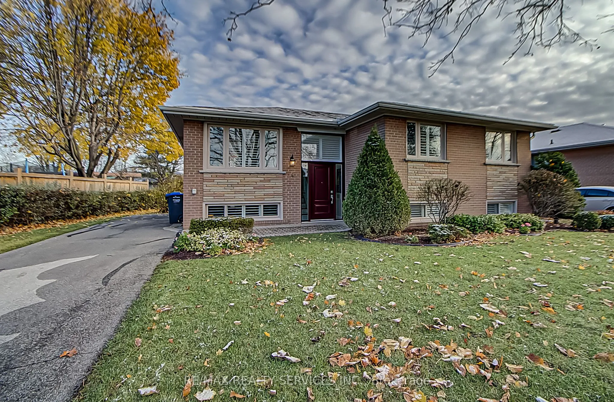 4 Ridgetop Avenue, ON L6X 1Z7