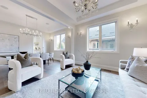 5199 Symphony Court, Mississauga, ON L5M 2M9