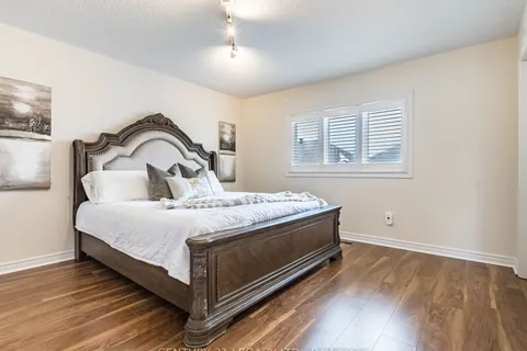 3 Bowsfield Drive, ON L6P 1C8