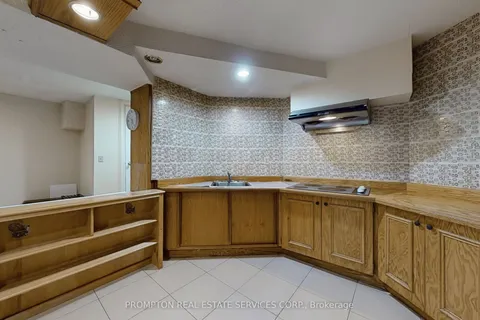 409 Silverthorne Crescent, Mississauga, ON L5R 1W1