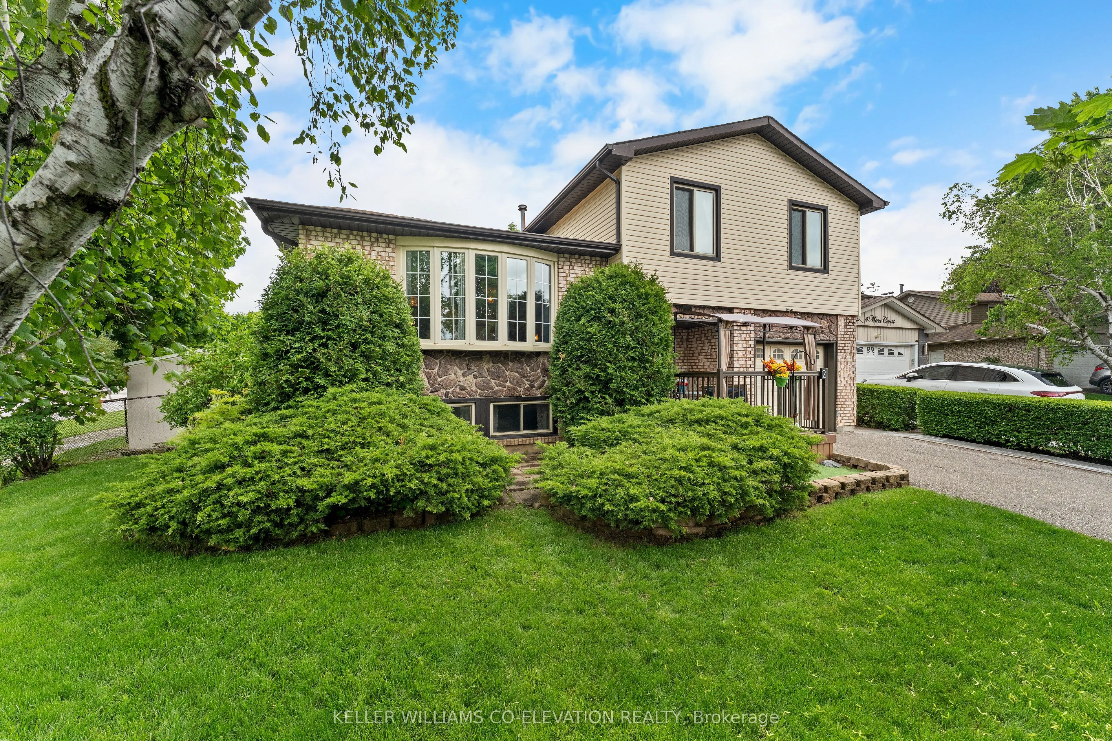 2 Marc Court, Brampton, ON L6Y 2E5