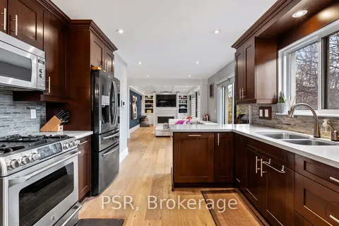 1605 Calverton Court, ON L5G 2W4