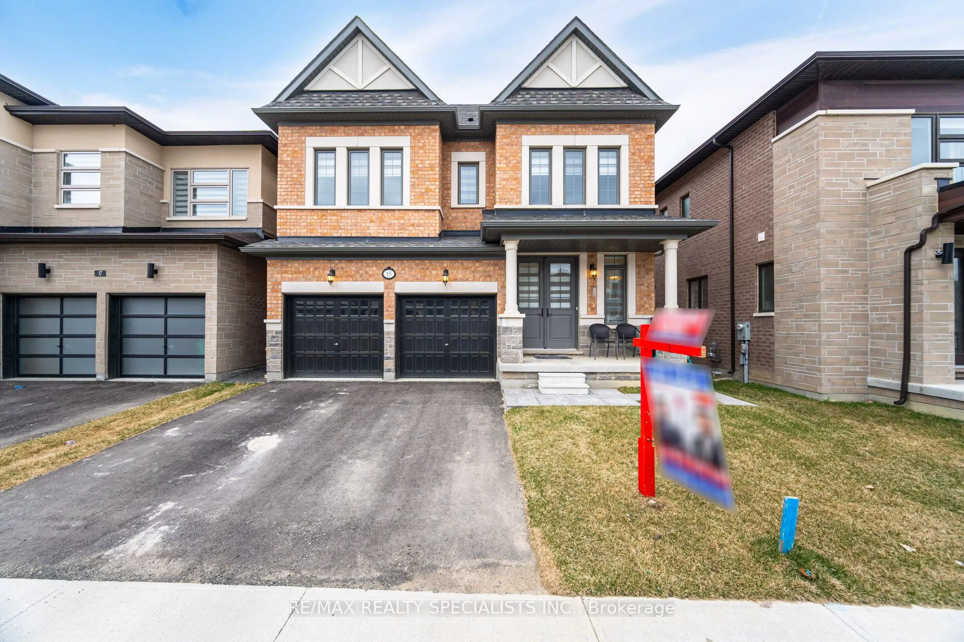 15 Duxbury Road, ON L6R 4E3