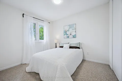 930 Blizzard Road, ON L5V 1T1