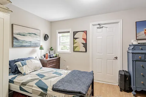 100 Edwin Avenue, ON M6P 3Z7