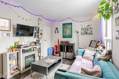 100 Edwin Avenue, ON M6P 3Z7