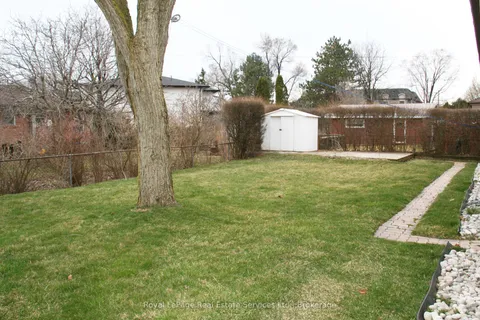 2072 Bridge Road, ON L6L 2E9
