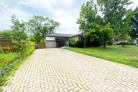 2072 Bridge Road, ON L6L 2E9