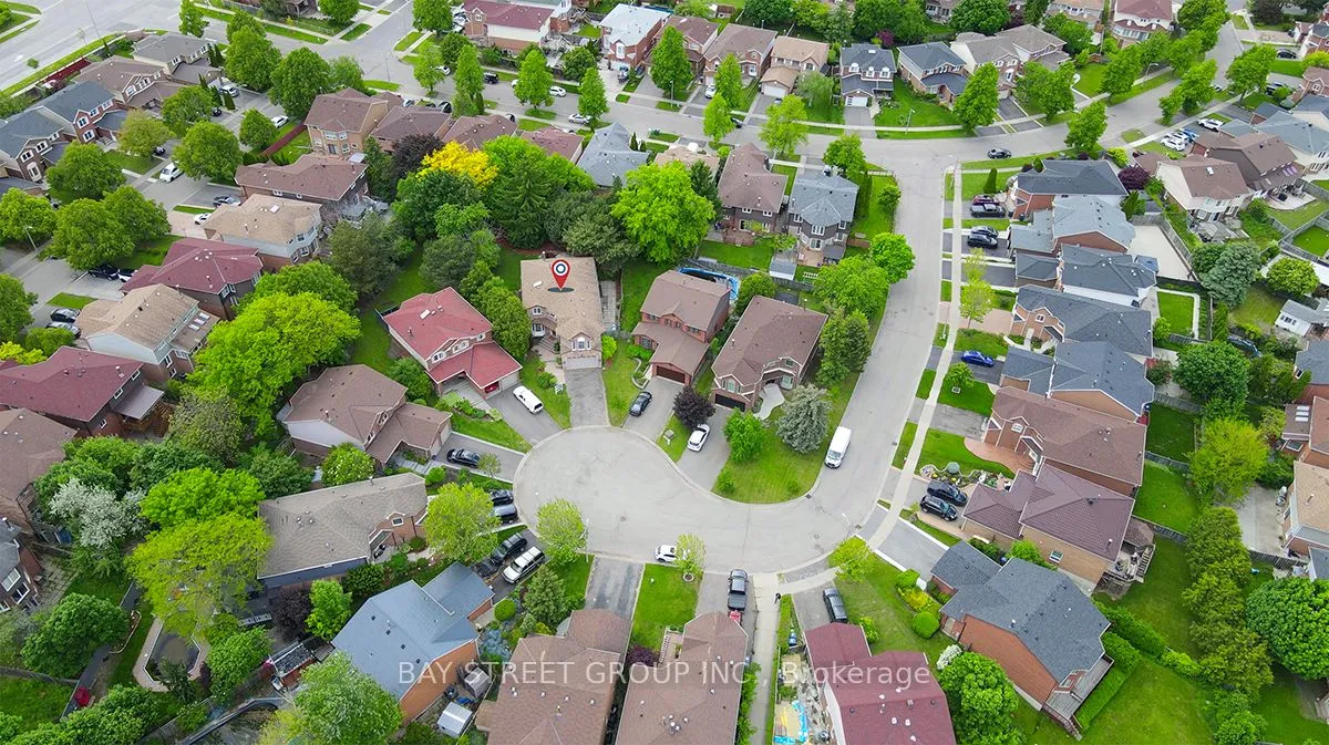8 Mckillop Court, ON L6Y 3J3