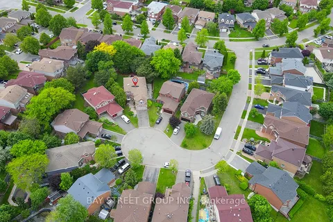 8 Mckillop Court, ON L6Y 3J3
