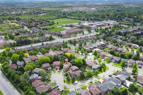 8 Mckillop Court, ON L6Y 3J3