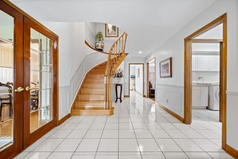 157 Sunforest Drive, ON L6Z 4B7