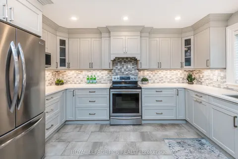 61 John Street, ON L9W 2P6