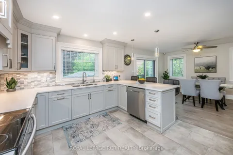 61 John Street, ON L9W 2P6