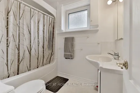 2765 Bushland Crescent, ON L5J 1X8