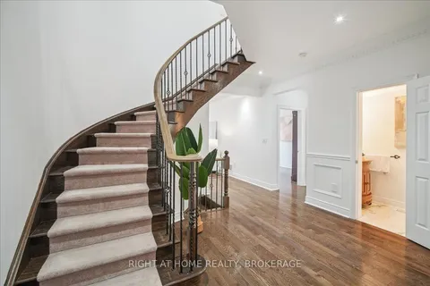 12 Edmonton Street, ON L6Y 5L2