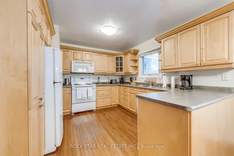 14 Cairnmore Court, ON L6Z 1T6