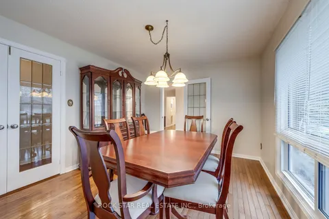 14 Cairnmore Court, ON L6Z 1T6