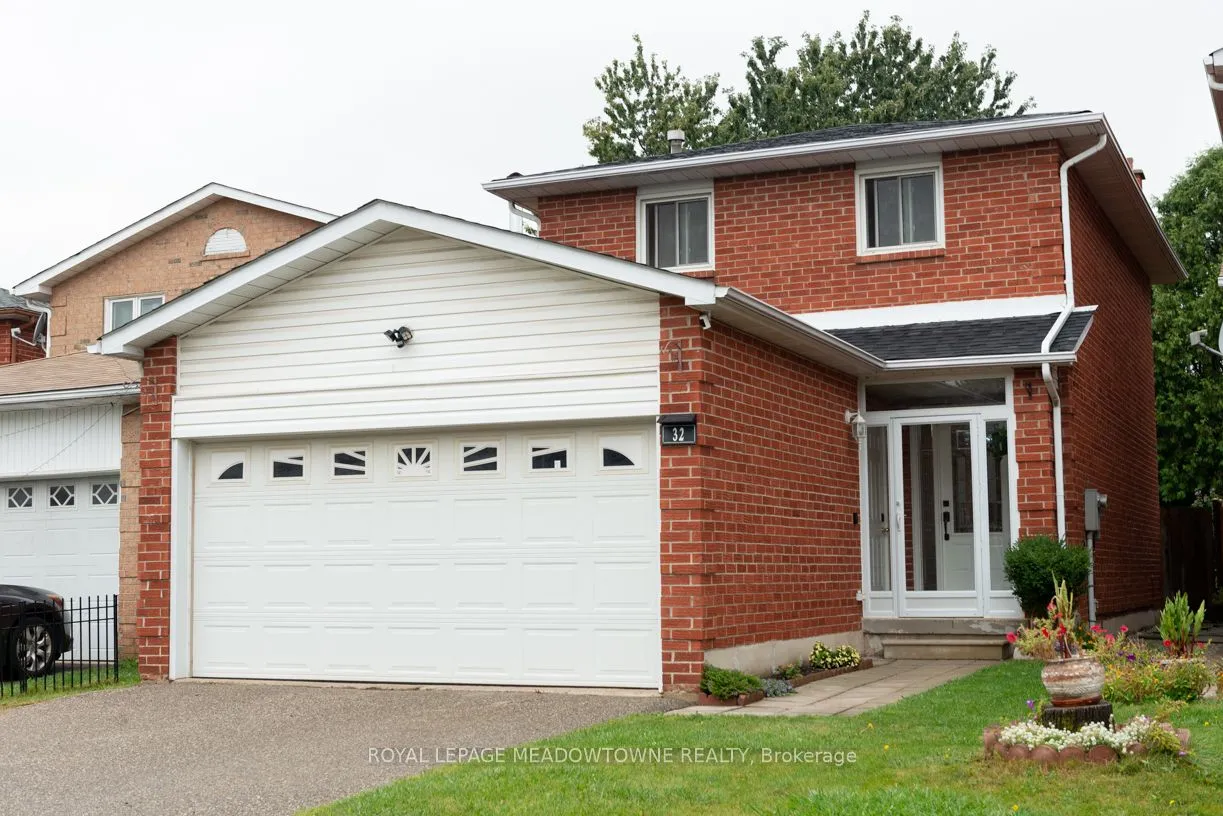 32 Clarridge Court, ON L6X 3N5