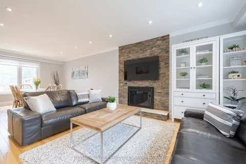 4199 Gayling Gardens, ON L5L 1Z8