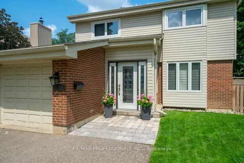 4199 Gayling Gardens, ON L5L 1Z8