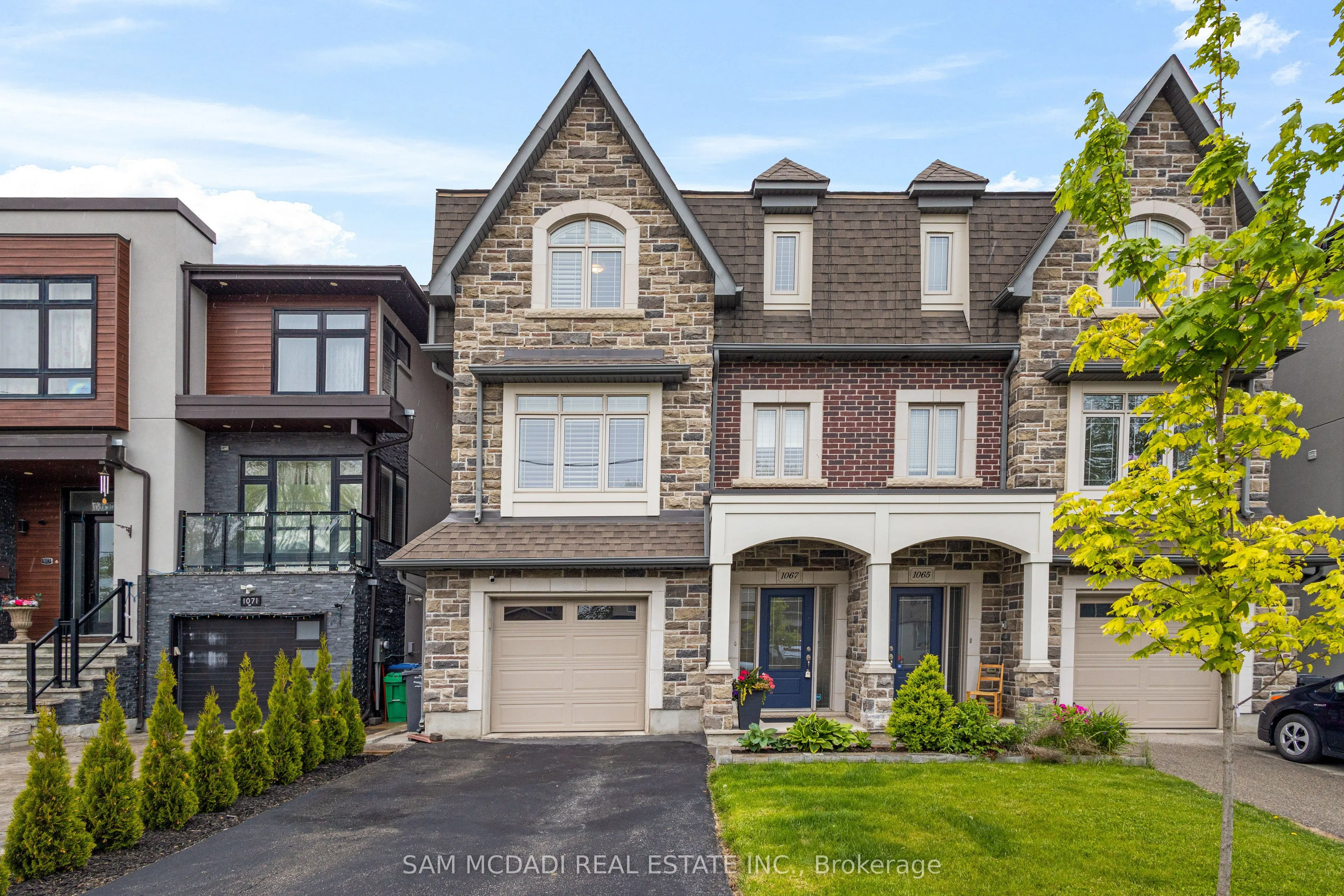 1067 Shaw Drive, ON L5G 3Z3