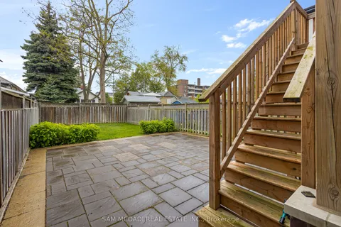 1067 Shaw Drive, ON L5G 3Z3