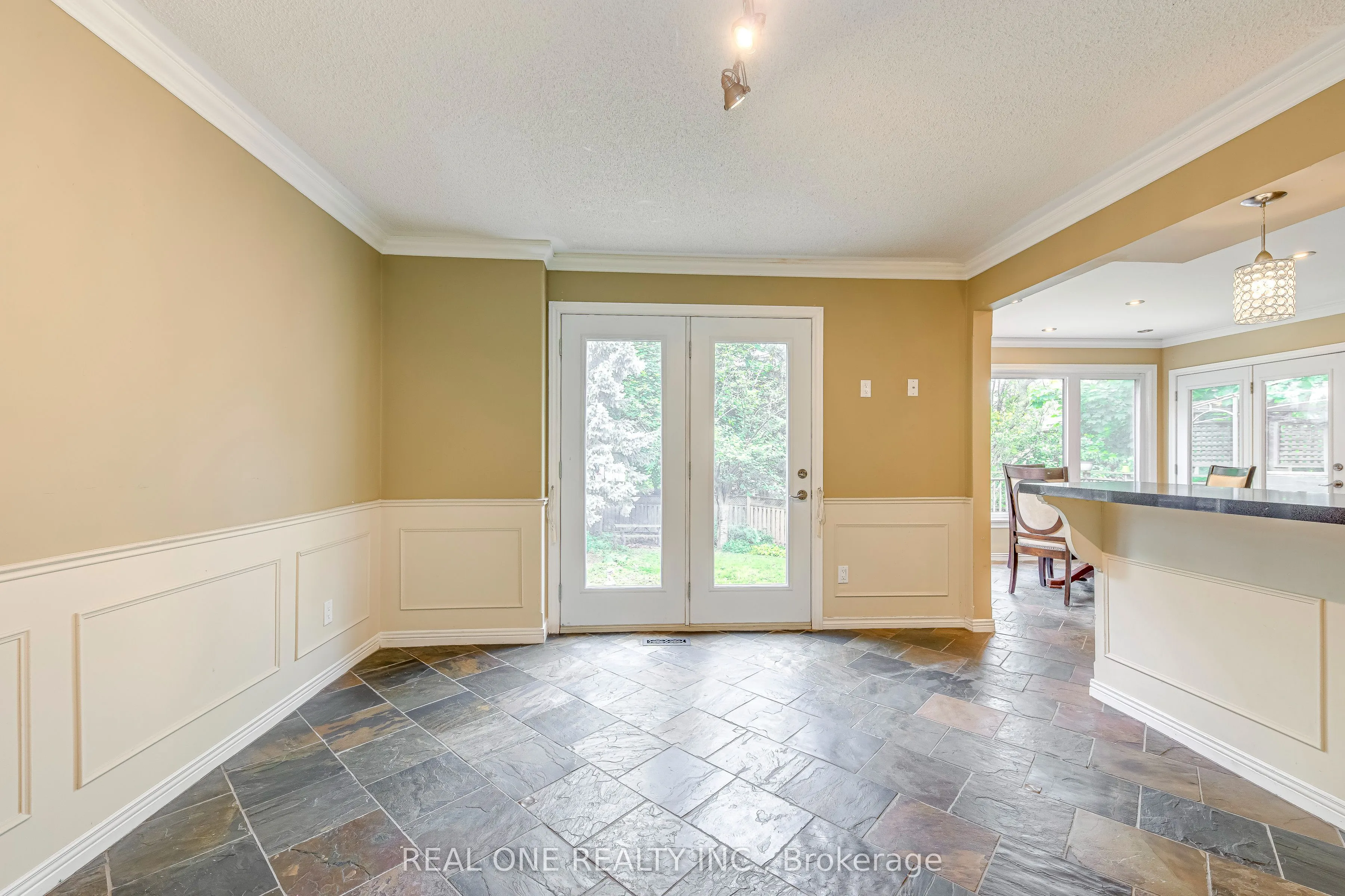 1236 Woodview Drive, ON L6M 2M4