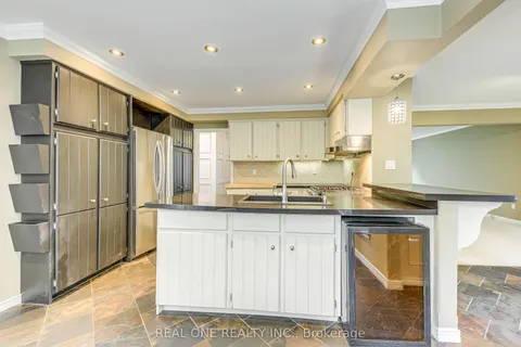 1236 Woodview Drive, ON L6M 2M4