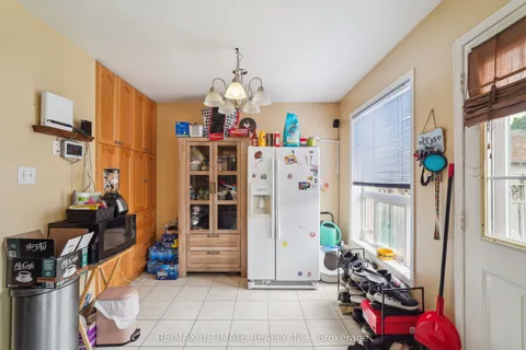 2168 St. Clair Avenue, ON M6N 5C1