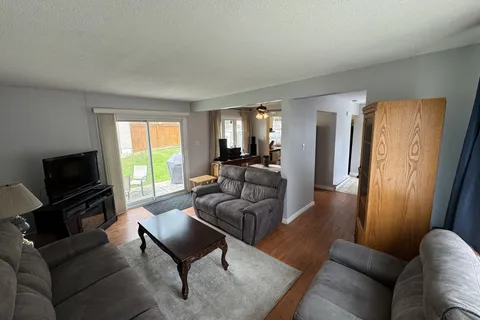 4 Hardcastle Court, ON L6S 2A9